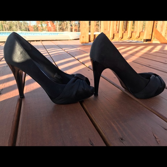 Shoes - Picture 8 of 11